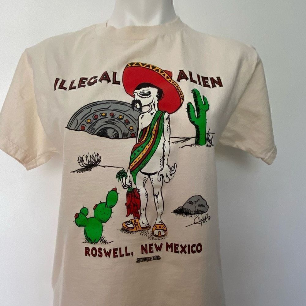 Vintage Tourist T Shirt Roswell NM Illegal Alien Tee